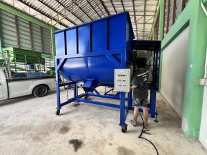 เครื่องผสมอาหารผสมปุ๋ย ขนาด 1000 กิโลกรัม สำหรับผสมอาหารและปุ๋ยอินทรีย์