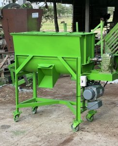  เครื่องผสมอาหาร 50 กิโลกรัม แบบแนวนอน ใช้ผสมอาหารสัตว์และปุ๋ย