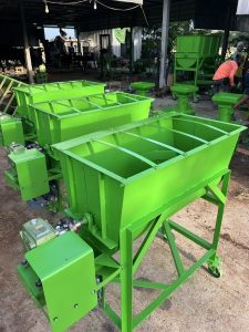  เครื่องผสมอาหาร 50 กิโลกรัม แบบแนวนอน ใช้ผสมอาหารสัตว์และปุ๋ย