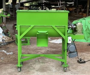 เครื่องผสมอาหาร 50 กิโลกรัม แบบแนวนอน ใช้ผสมอาหารสัตว์และปุ๋ย