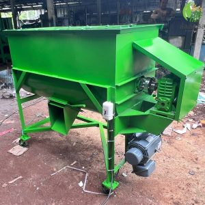 เครื่องผสมอาหาร 100 กิโลกรัม ใช้ผสมอาหารสัตว์ ปุ๋ย หรือดินปลูกได้ใน 5-10 นาที พร้อมมอเตอร์หรือเครื่องยนต์