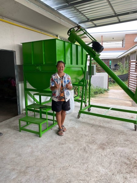 เครื่องผสมอาหาร 500 กิโลกรัม สีเขียว ใช้งานง่าย แข็งแรง ทนทาน